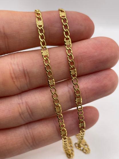 18ct gold chain 663