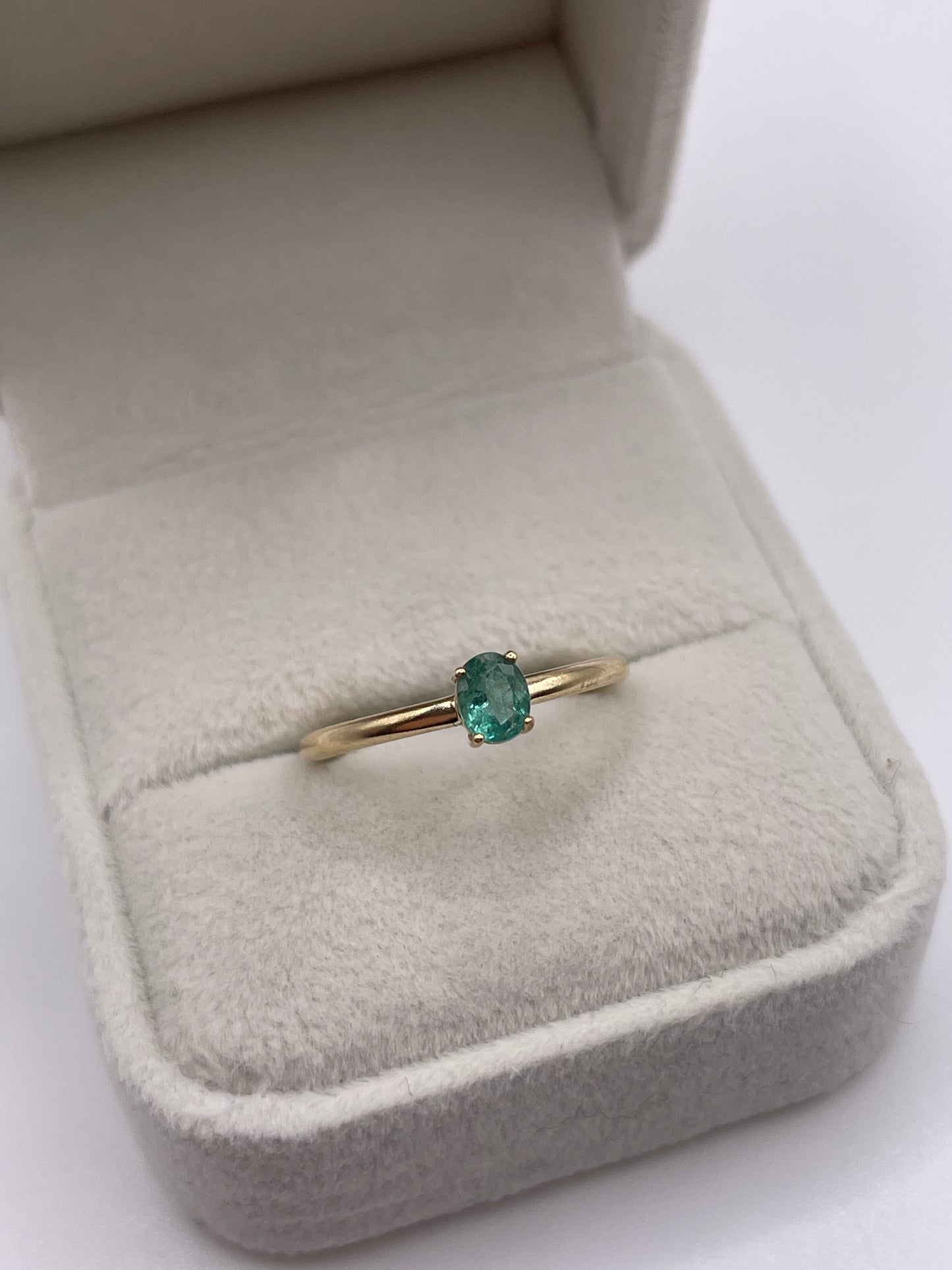 9ct gold emerald ring