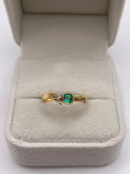 18ct gold emerald and diamond ring