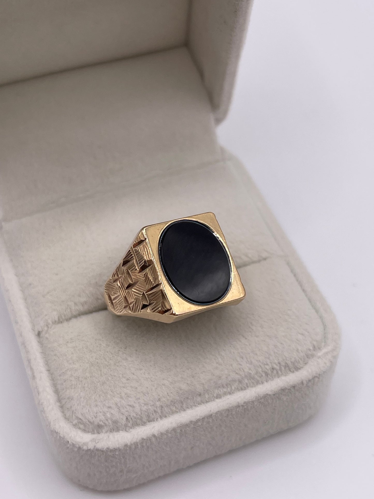 9ct gold onyx signet ring