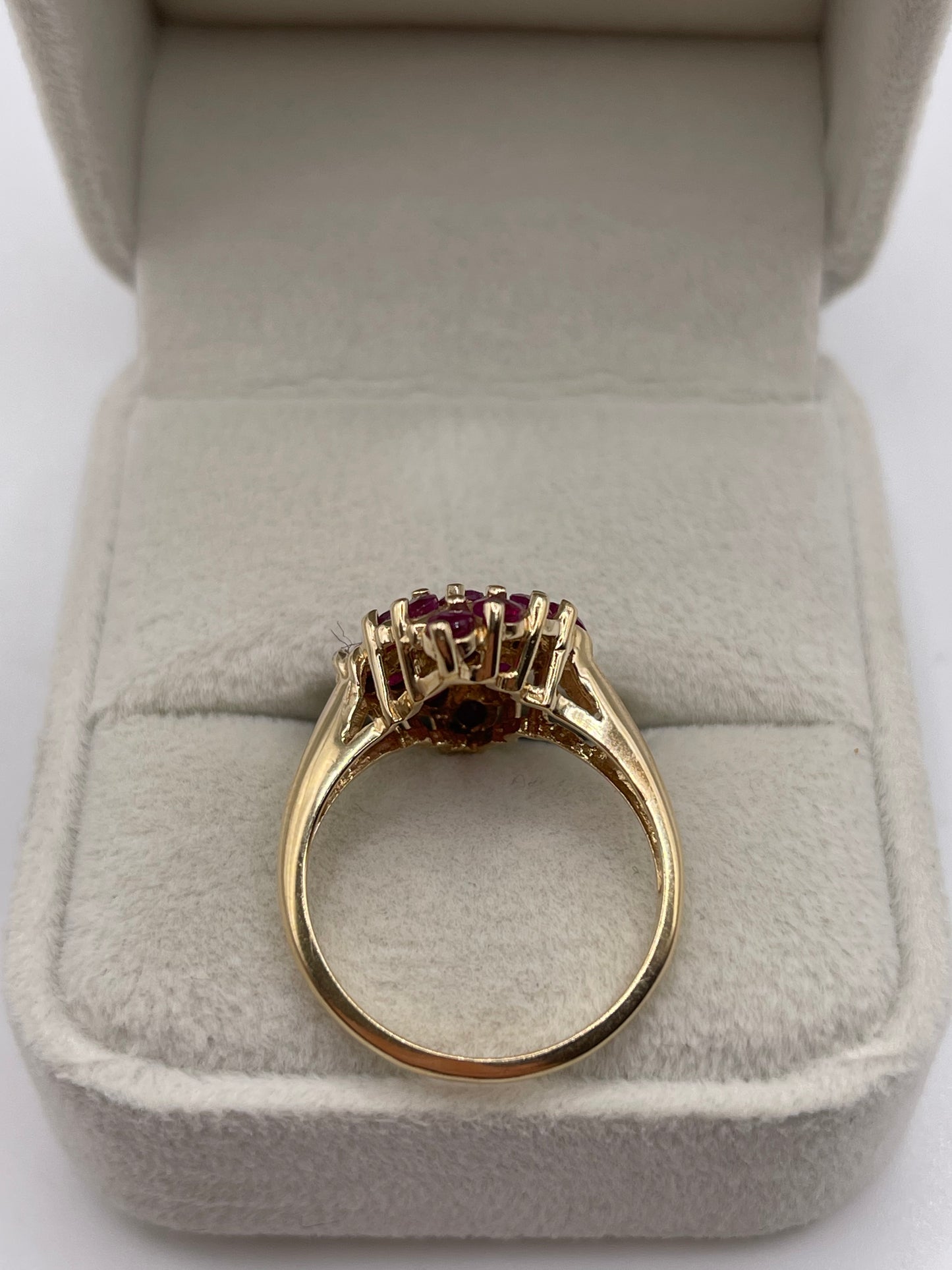 14ct gold ruby cluster ring