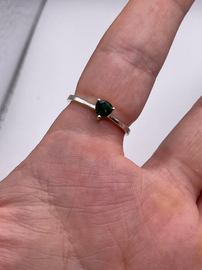 Silver diopside ring