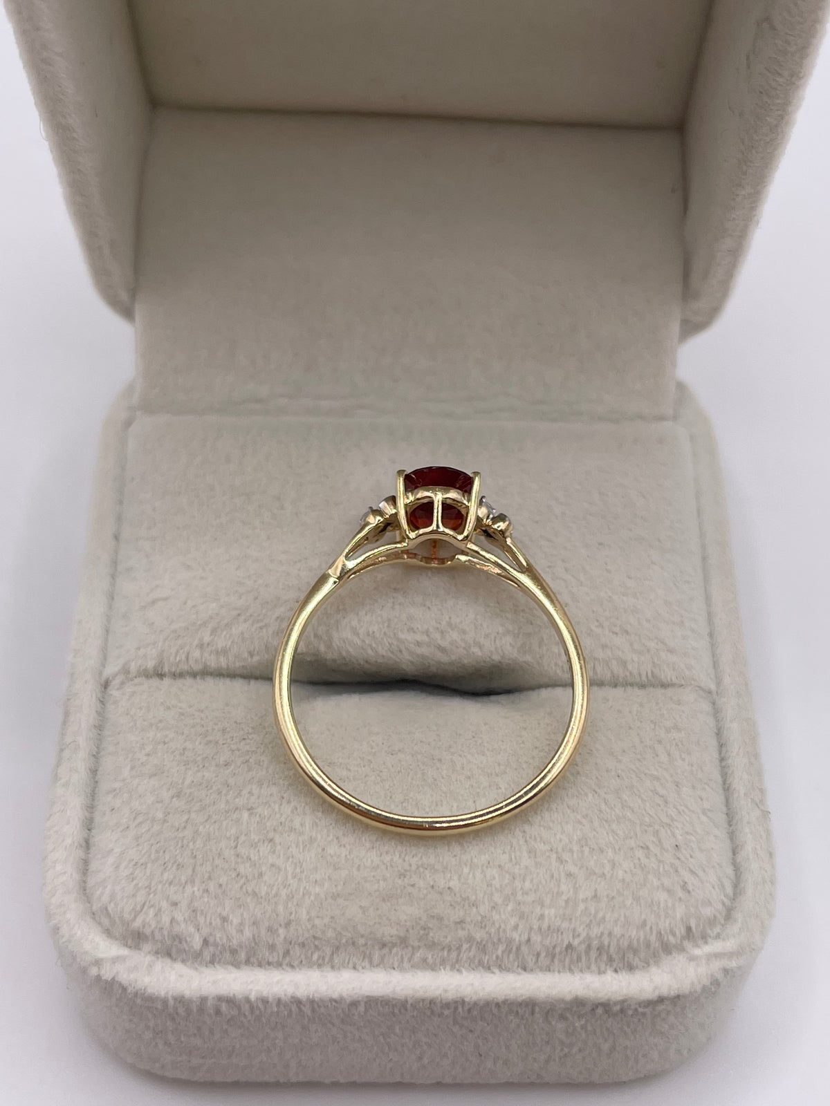 9ct gold quartz and diamond ring
