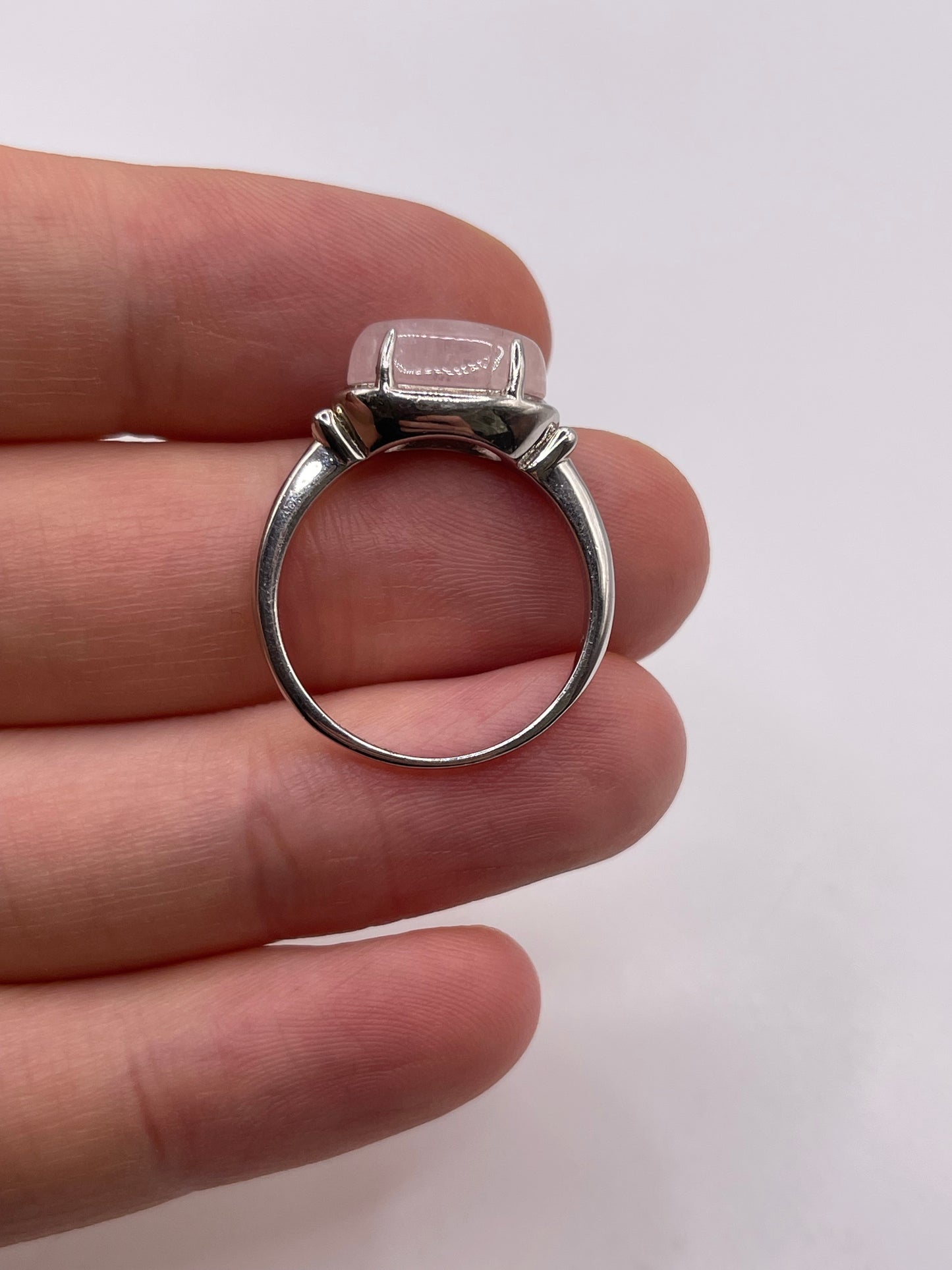 Silver rose quartz ring