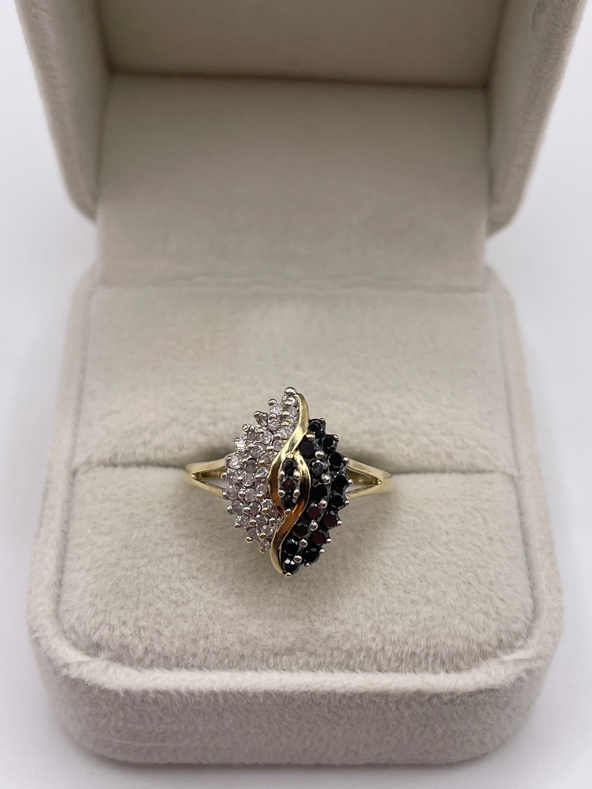 9ct gold diamond cluster ring