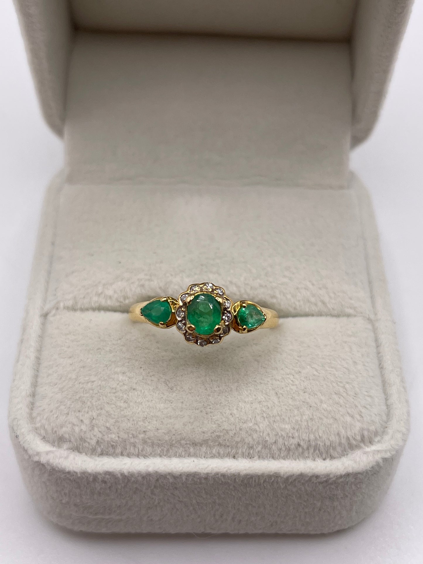 18ct gold emerald and diamond ring