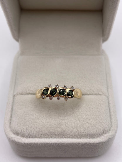 9ct gold green sapphire and diamond ring