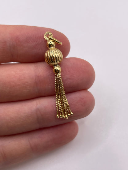9ct gold tassel pendant