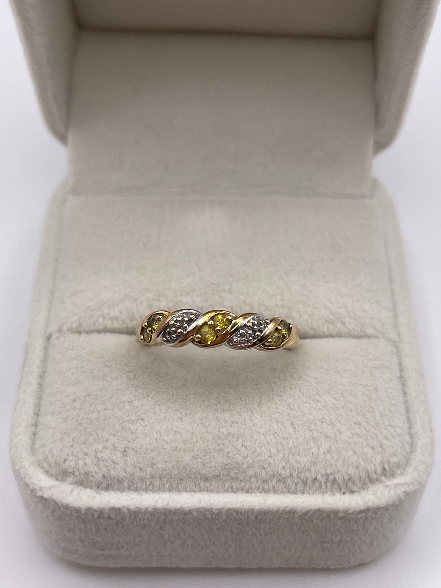 9ct gold sphene and diamond ring
