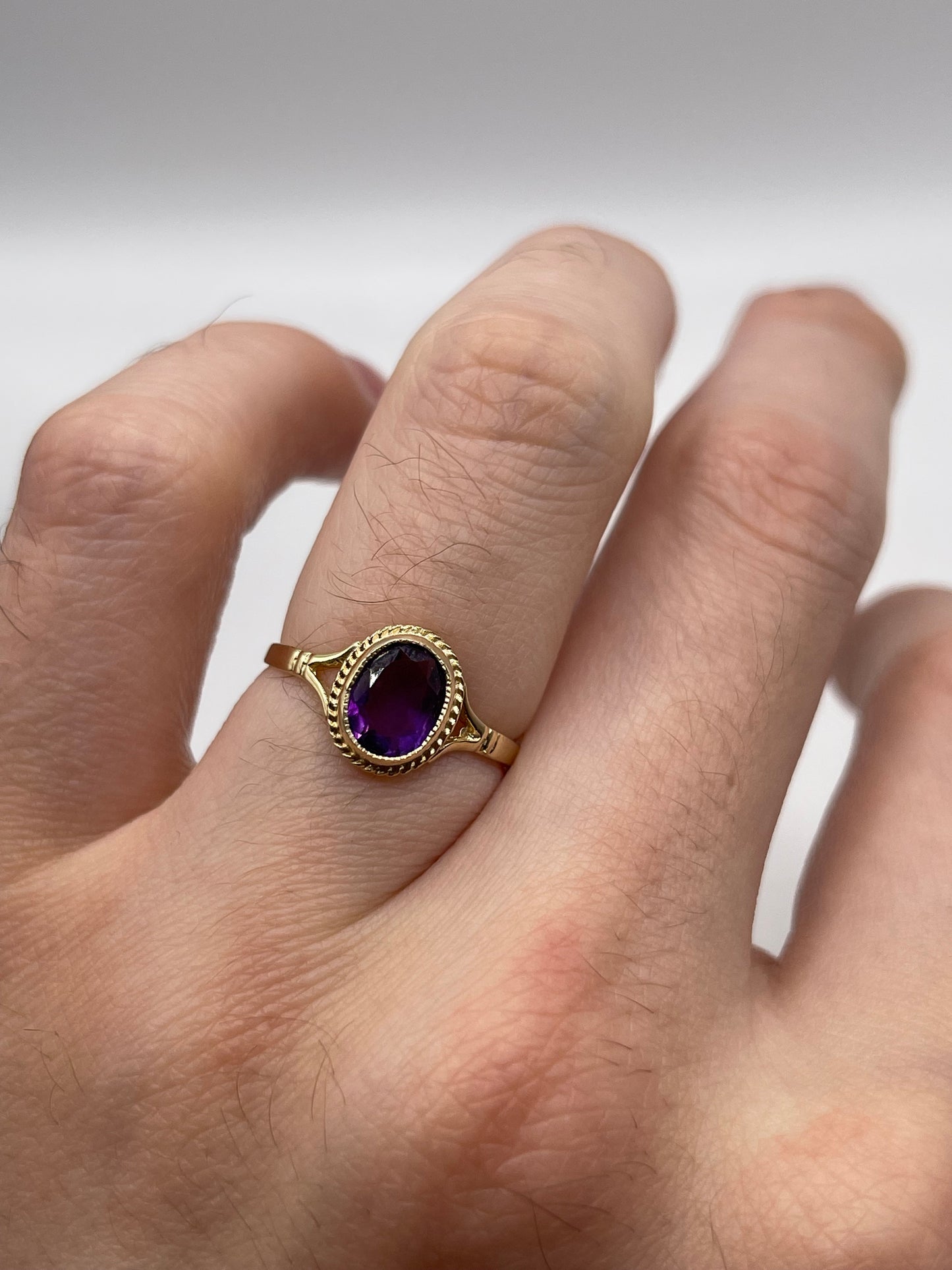 9ct gold amethyst ring