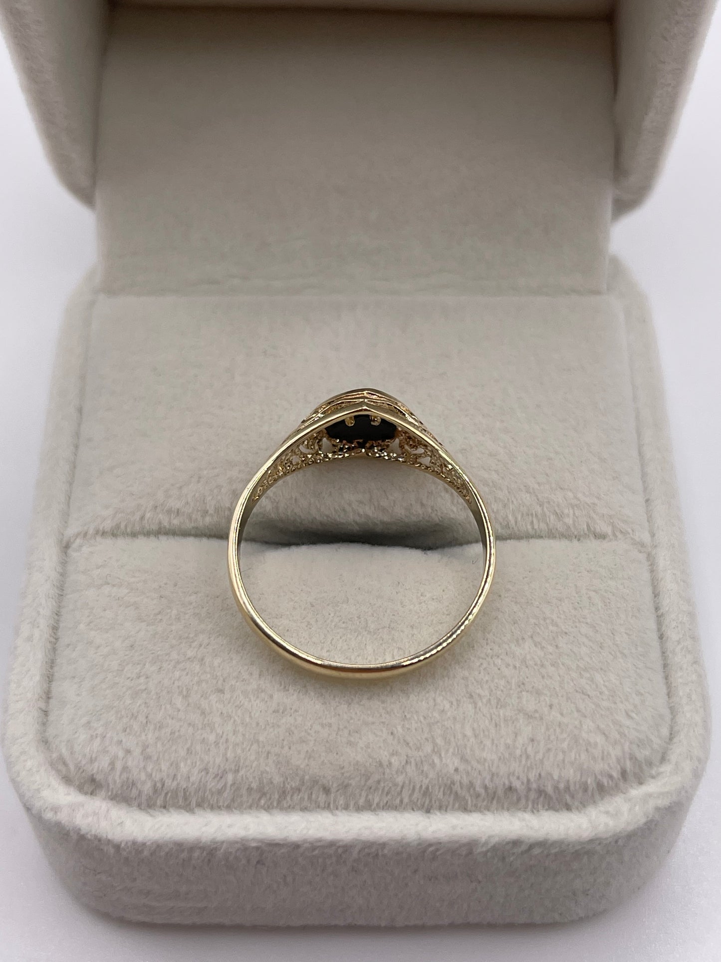9ct gold onyx heart ring