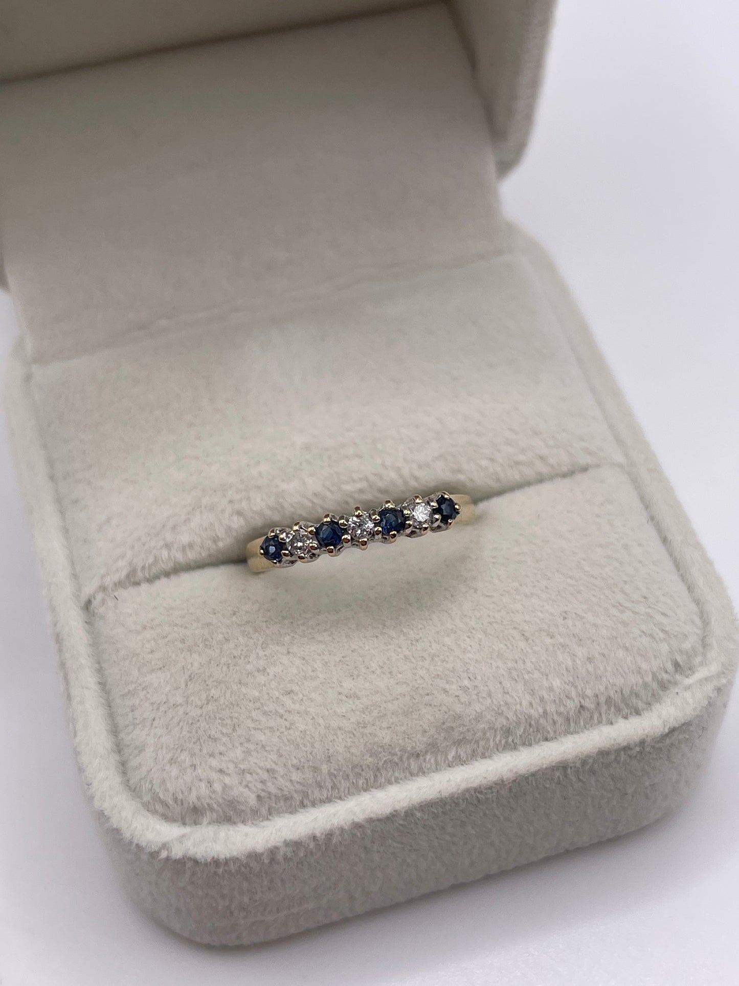 9ct gold sapphire and diamond ring