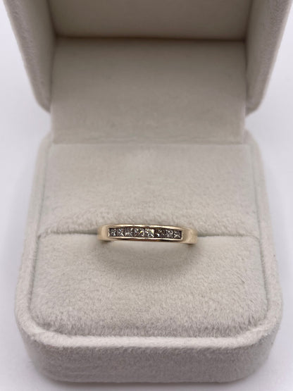 9ct gold diamond ring