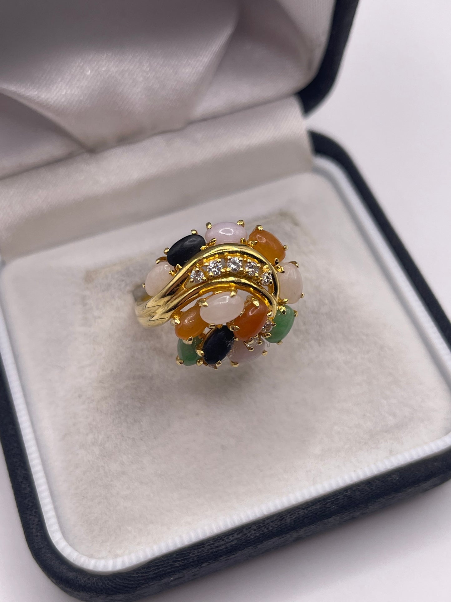 18ct gold jade and diamond ring