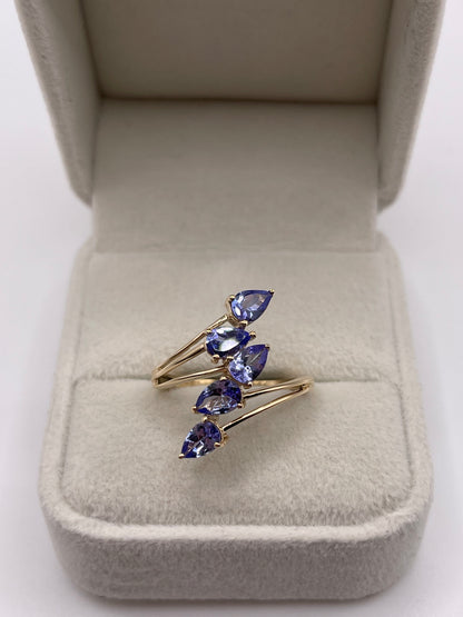9ct gold tanzanite ring