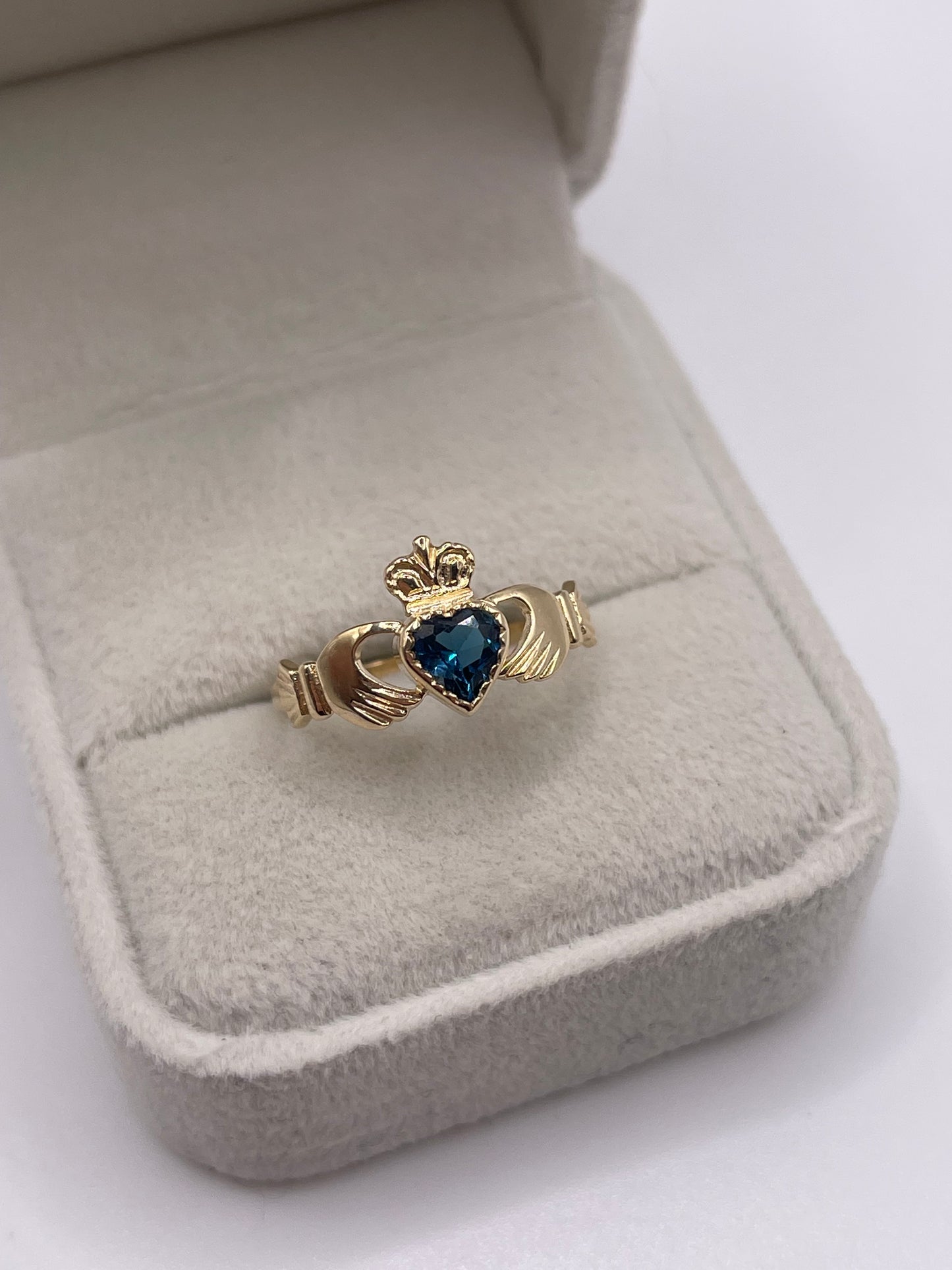 9ct gold London blue topaz claddagh ring