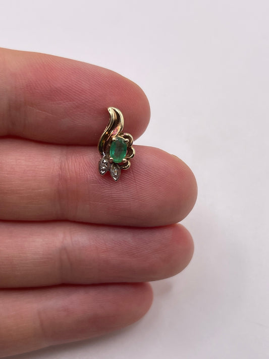9ct gold emerald and diamond pendant