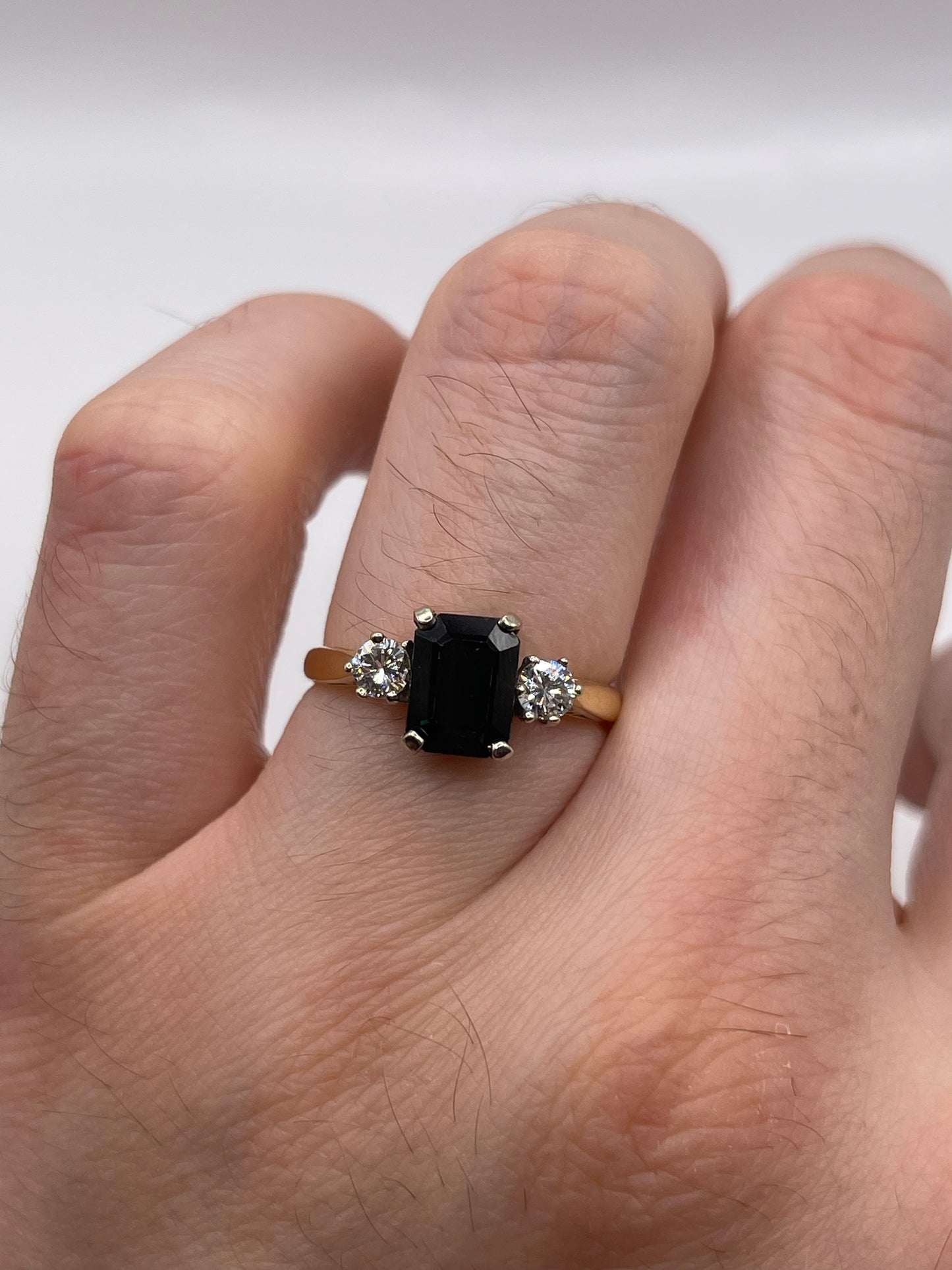 18ct gold sapphire and diamond ring