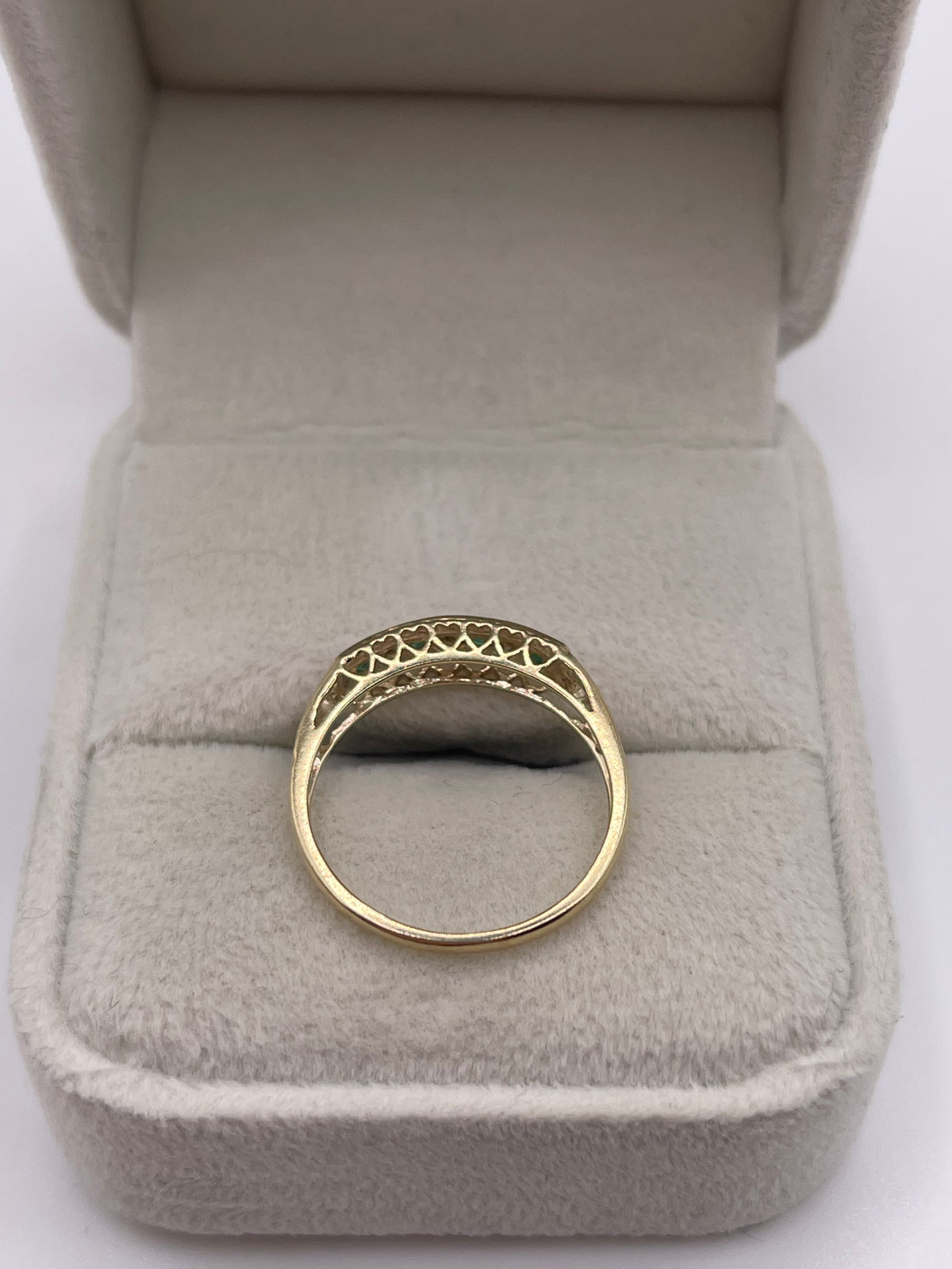 9ct gold emerald and diamond ring