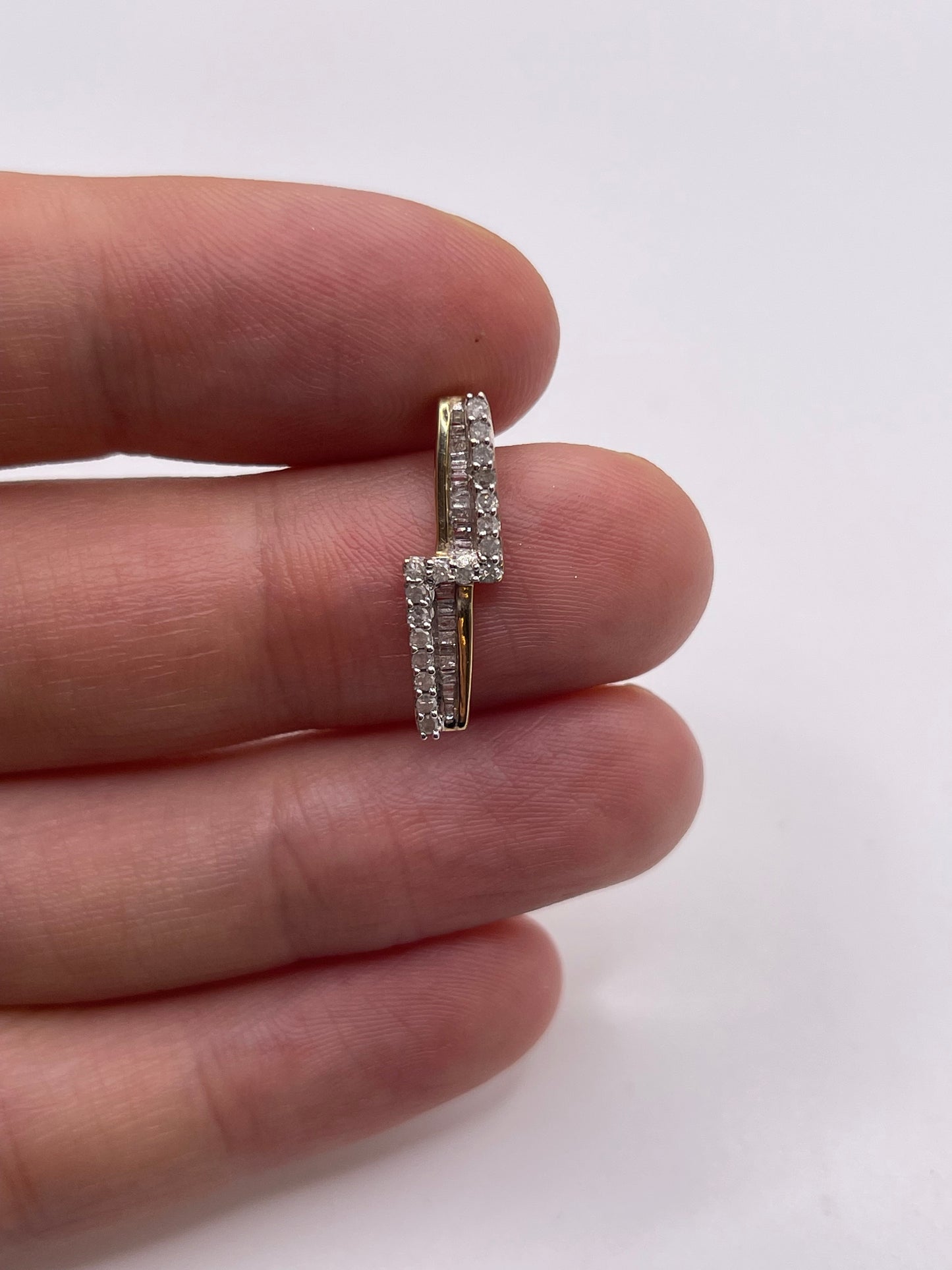 9ct gold diamond cluster pendant