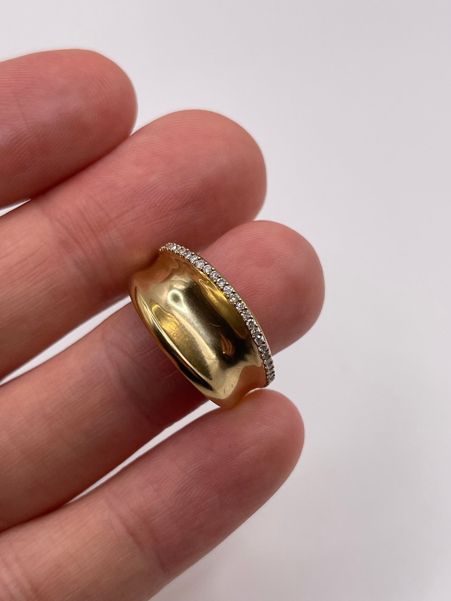 9ct gold diamond ring