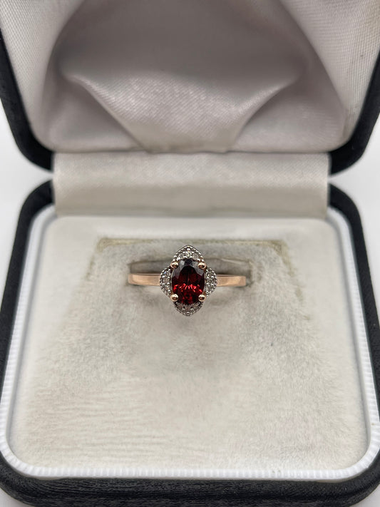 9ct rose gold garnet and diamond ring
