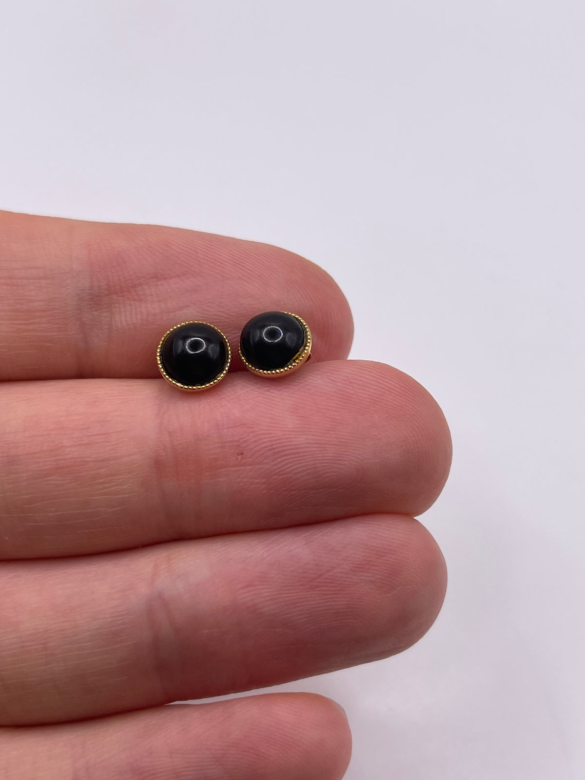 9ct gold onyx earrings