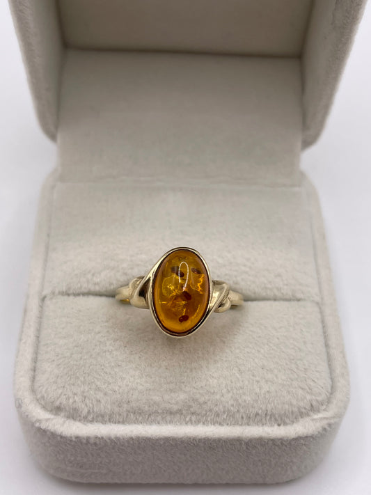 9ct gold amber ring