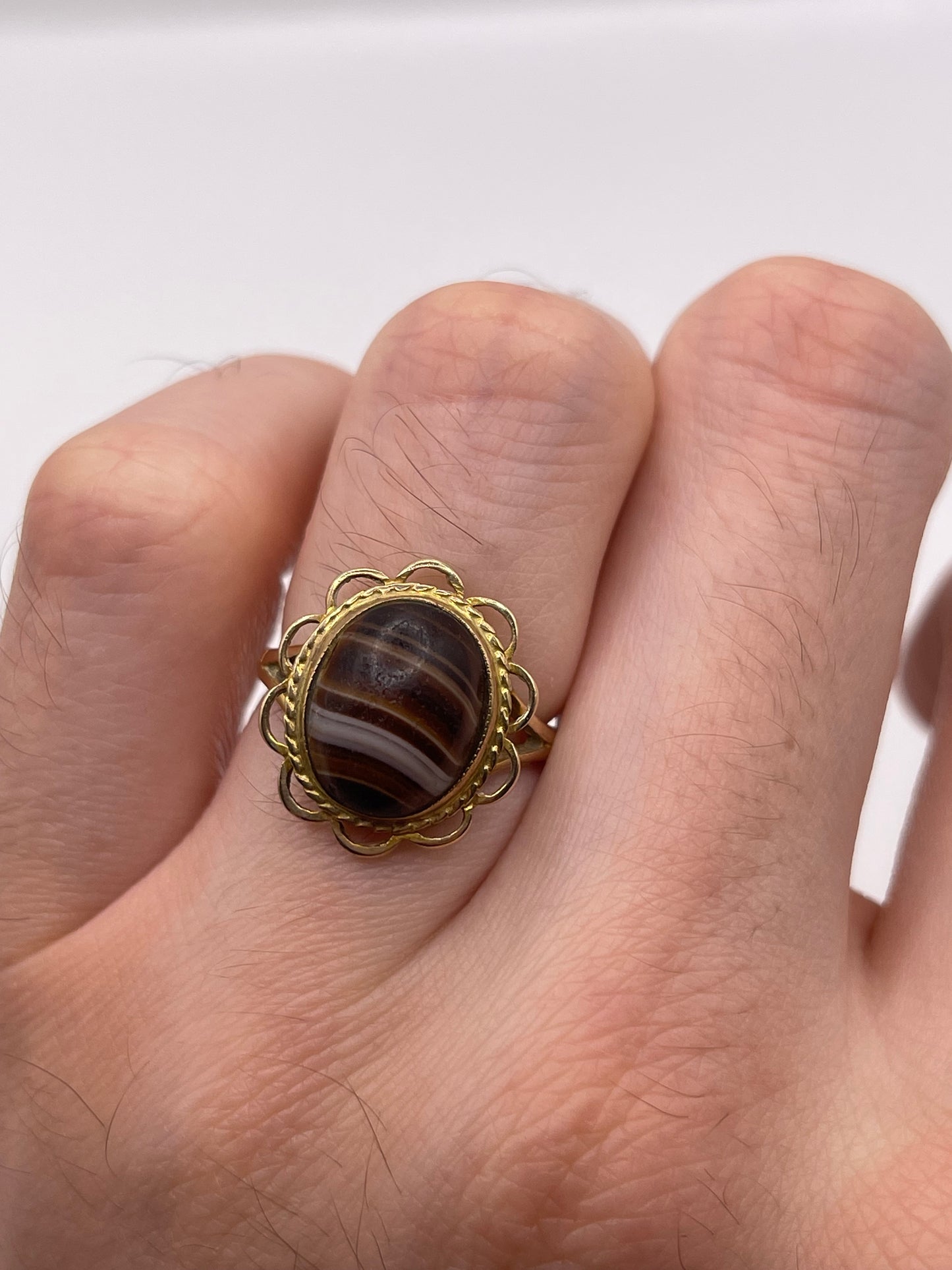 9ct gold banded agate ring