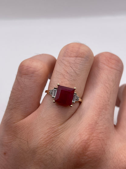 9ct gold ruby and zircon ring