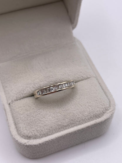 18ct white gold diamond ring