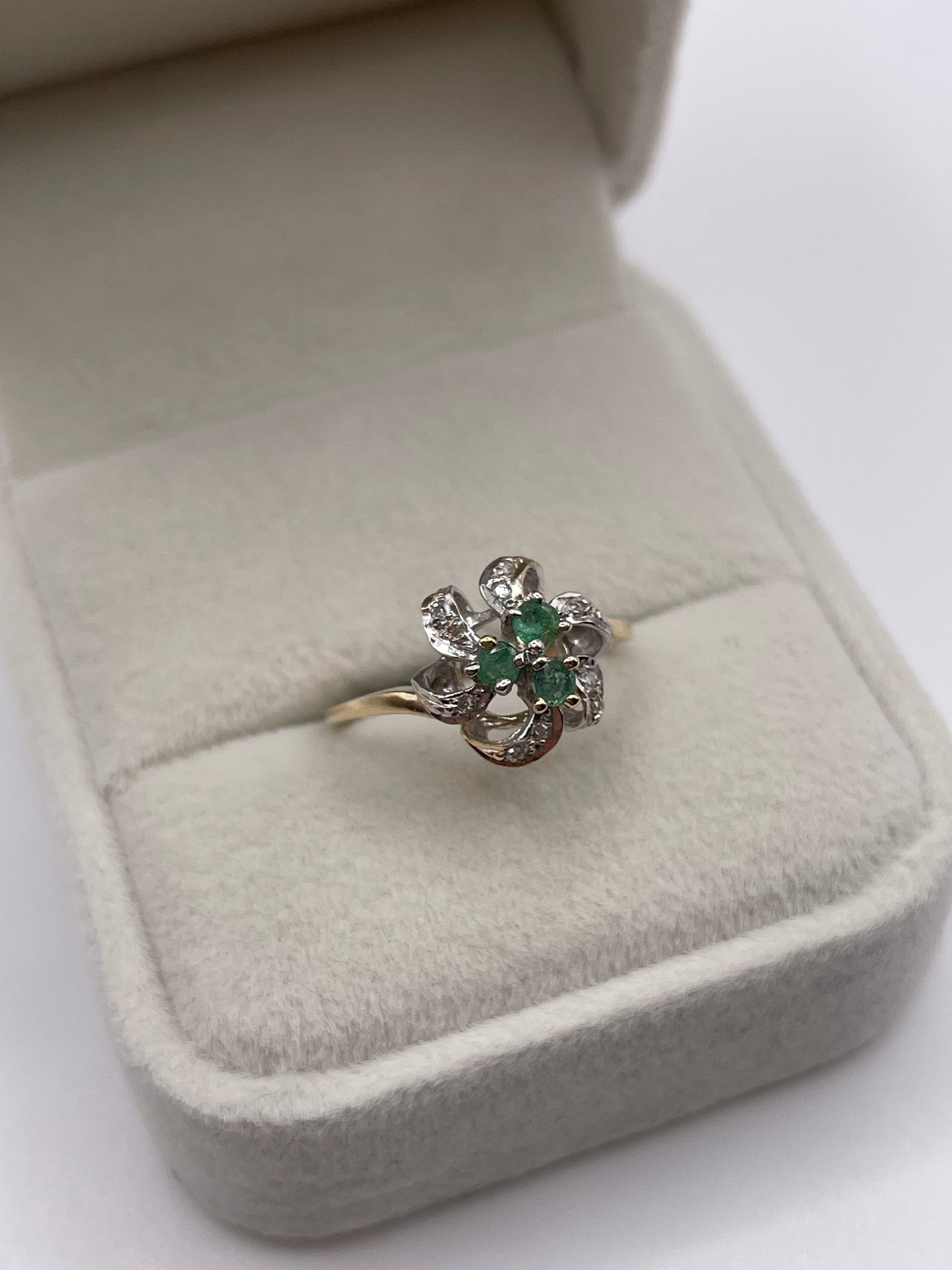9ct gold emerald and diamond ring