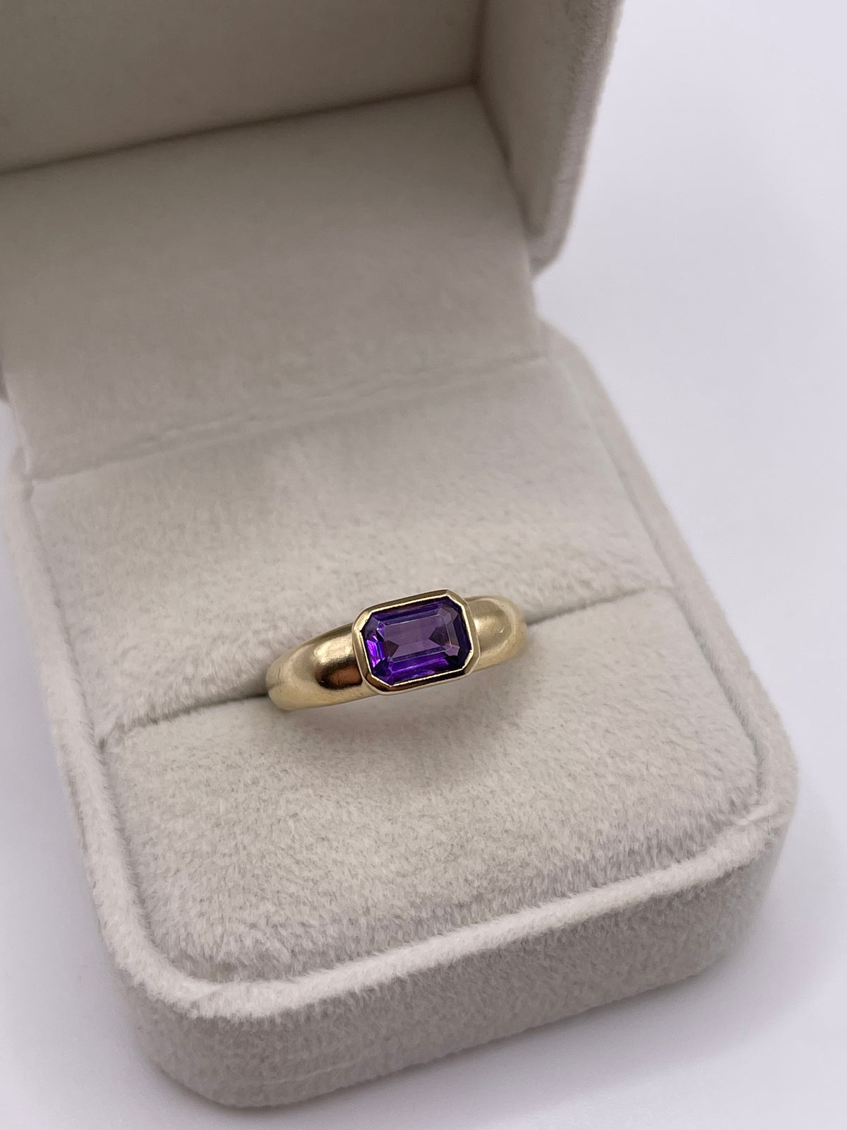 9ct gold amethyst ring