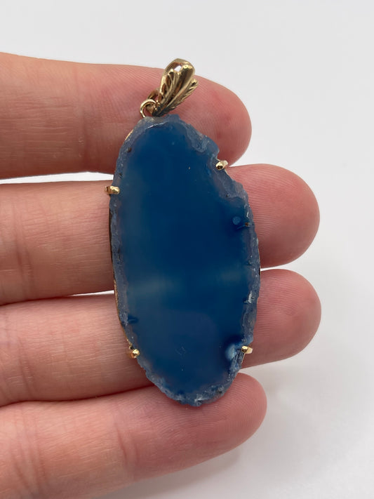 9ct gold agate pendant