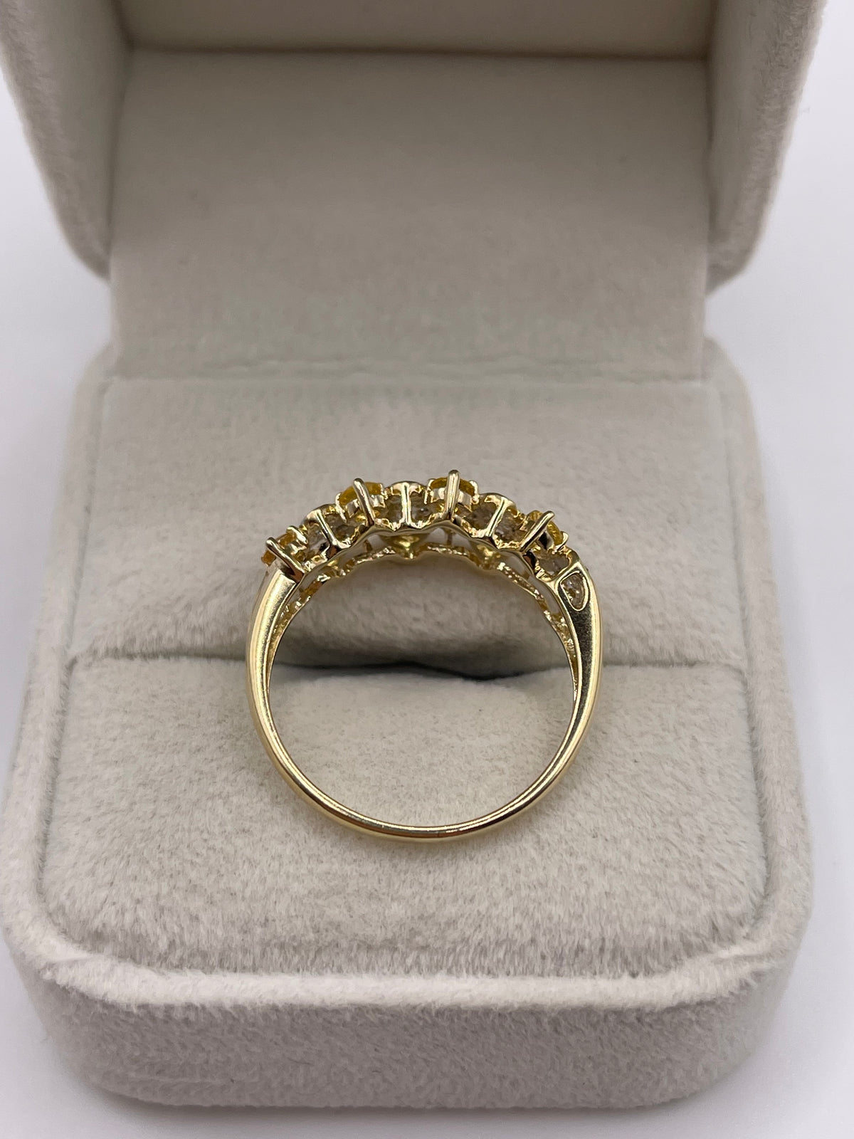 9ct gold lemon quartz and diamond ring