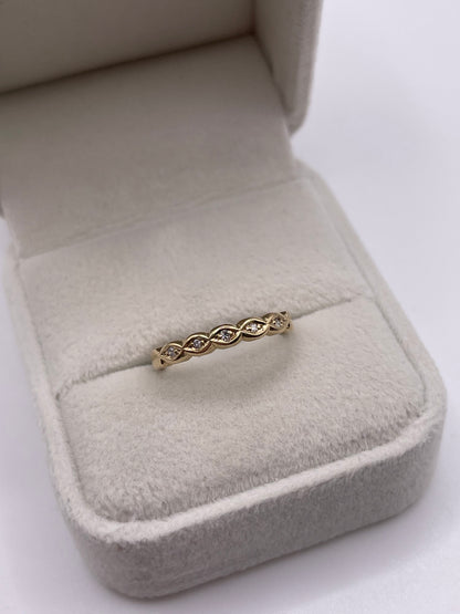 9ct gold diamond ring