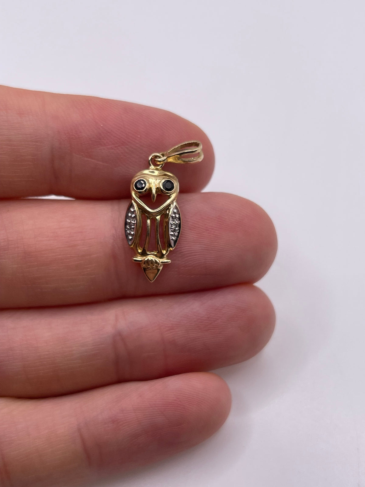 9ct gold sapphire and diamond owl pendant