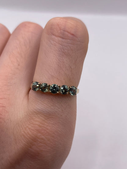 9ct gold quartz ring