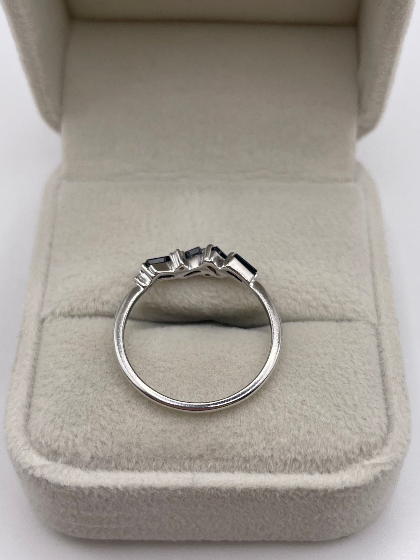 9ct white gold sapphire and diamond ring
