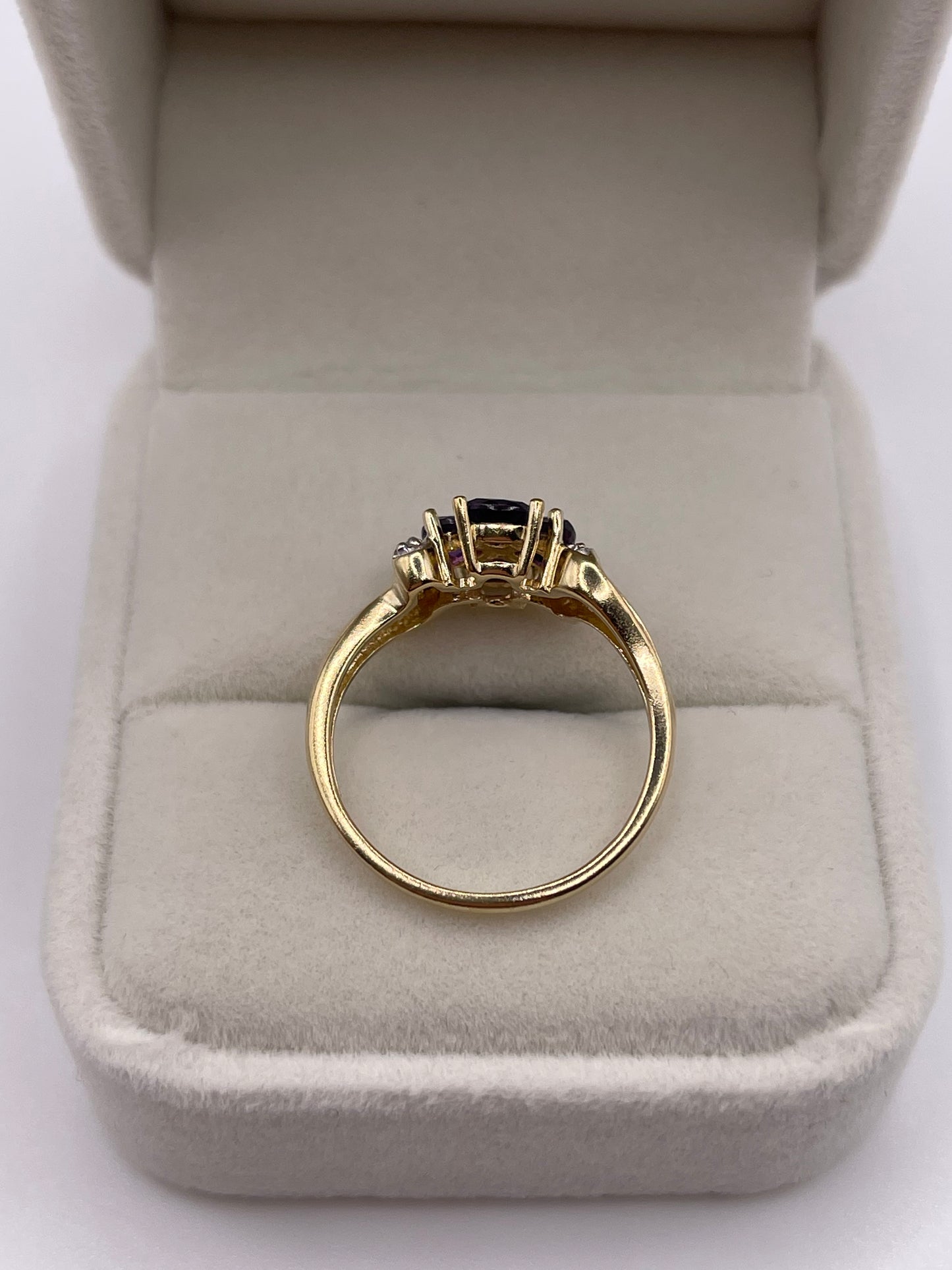 9ct gold amethyst and diamond ring
