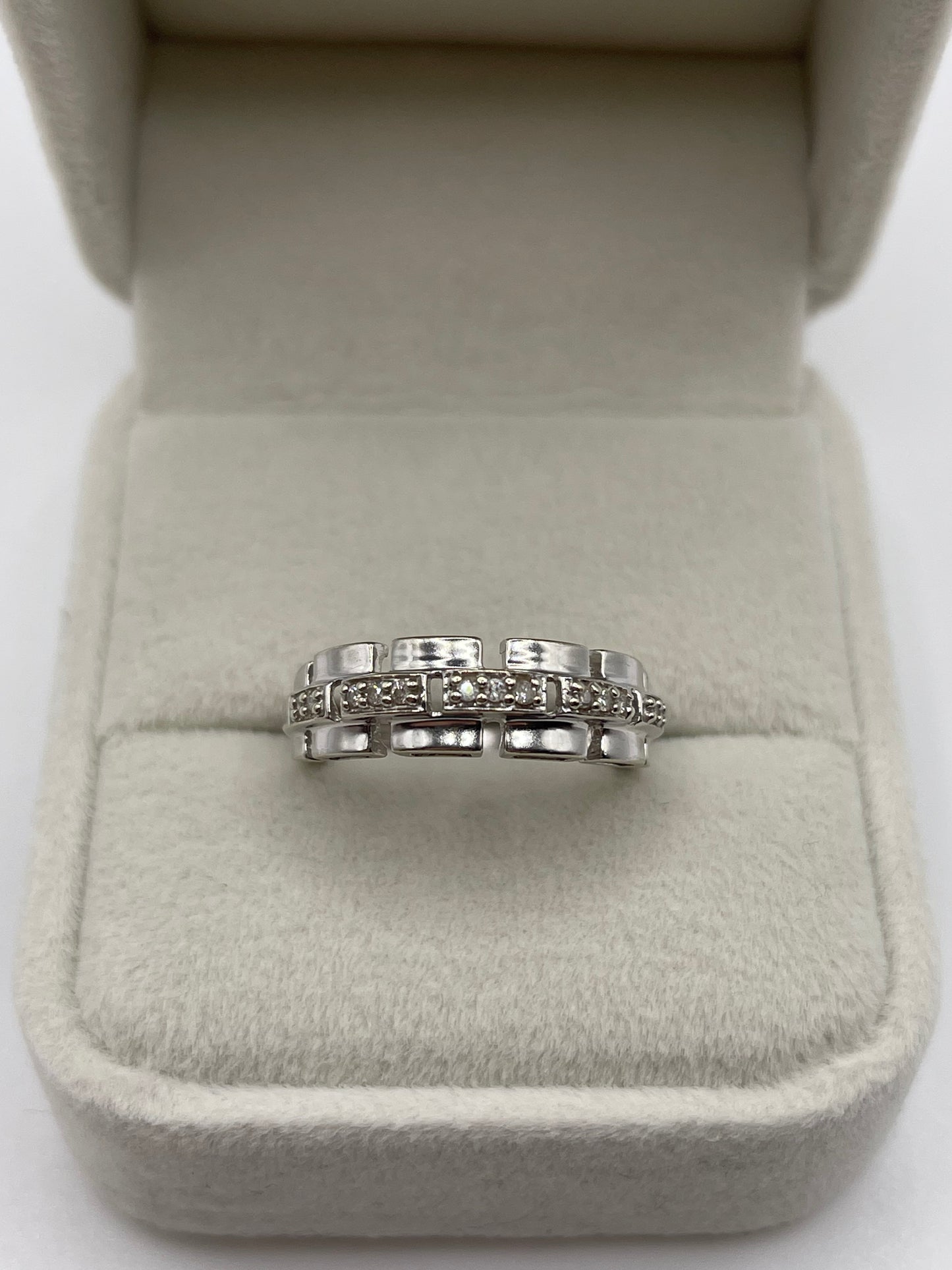 9ct white gold diamond ring