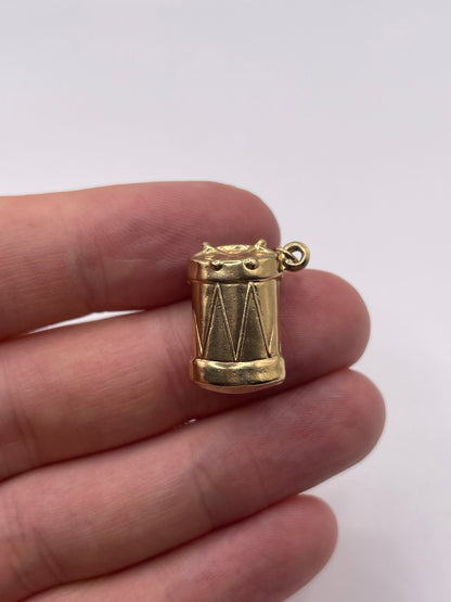 9ct gold drum charm