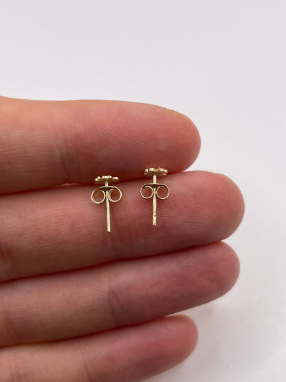 9ct gold clover earrings