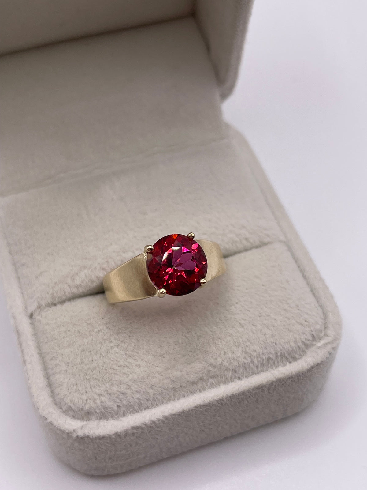 9ct gold cherry topaz ring