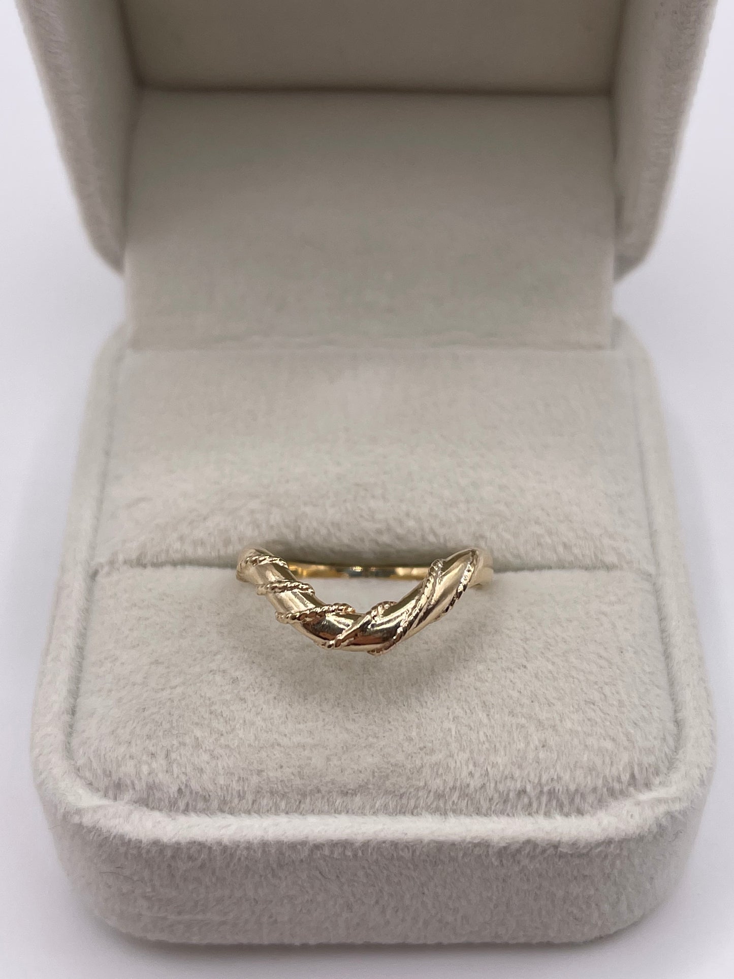 9ct gold wishbone ring