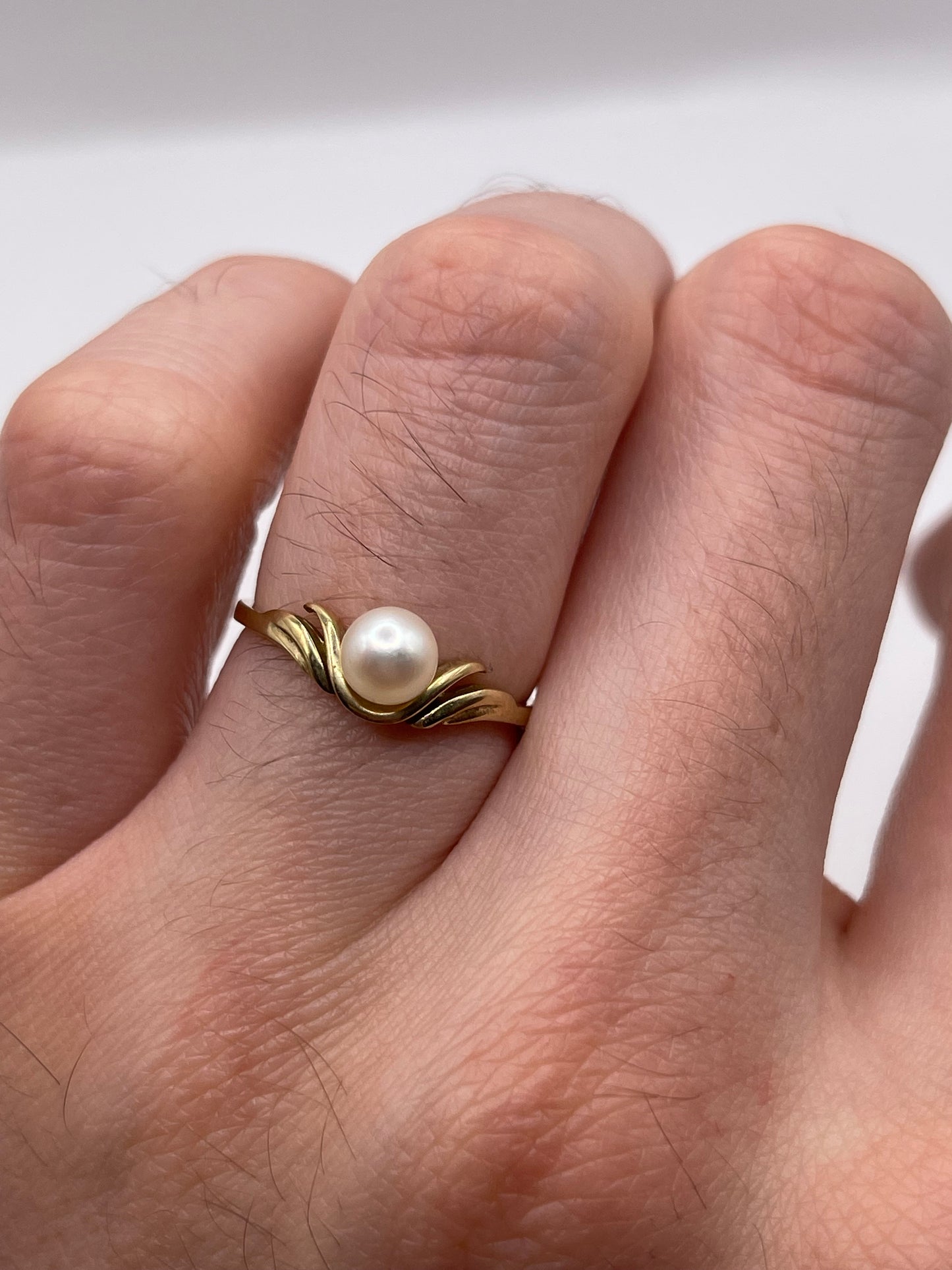 9ct gold pearl ring
