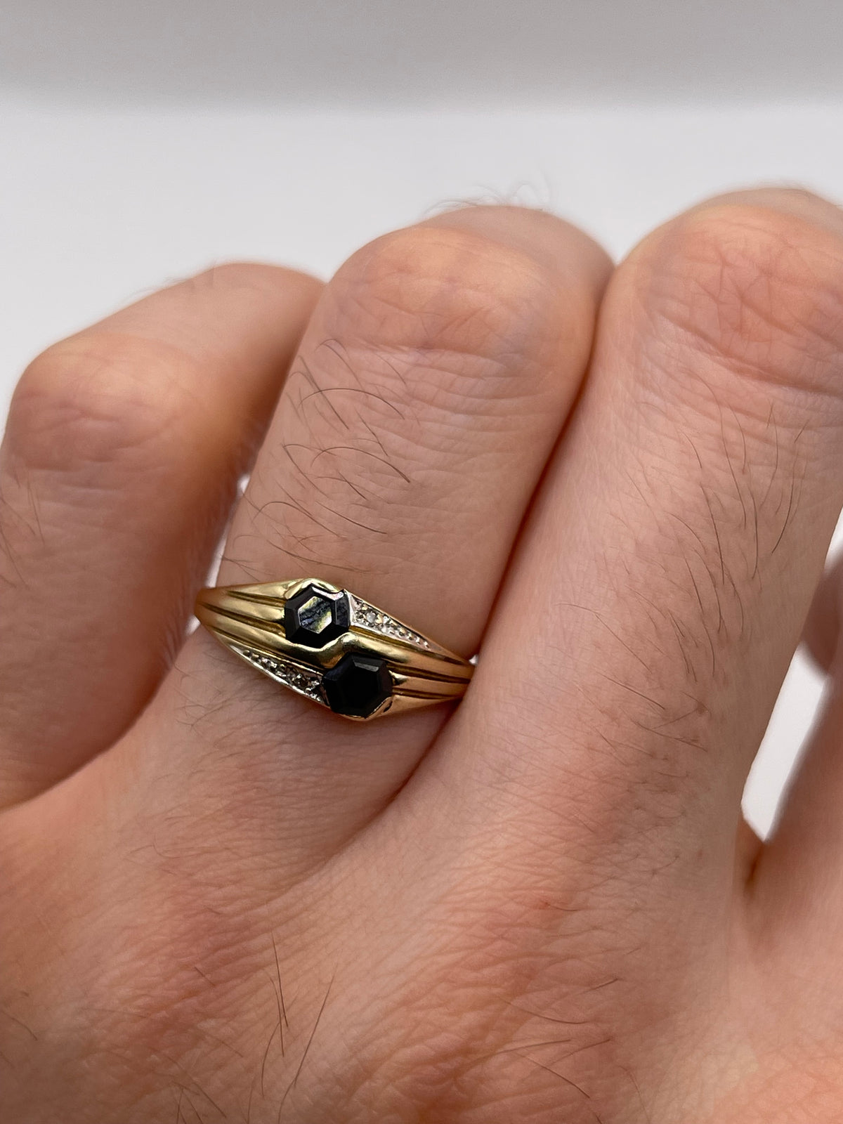 9ct gold sapphire and diamond ring
