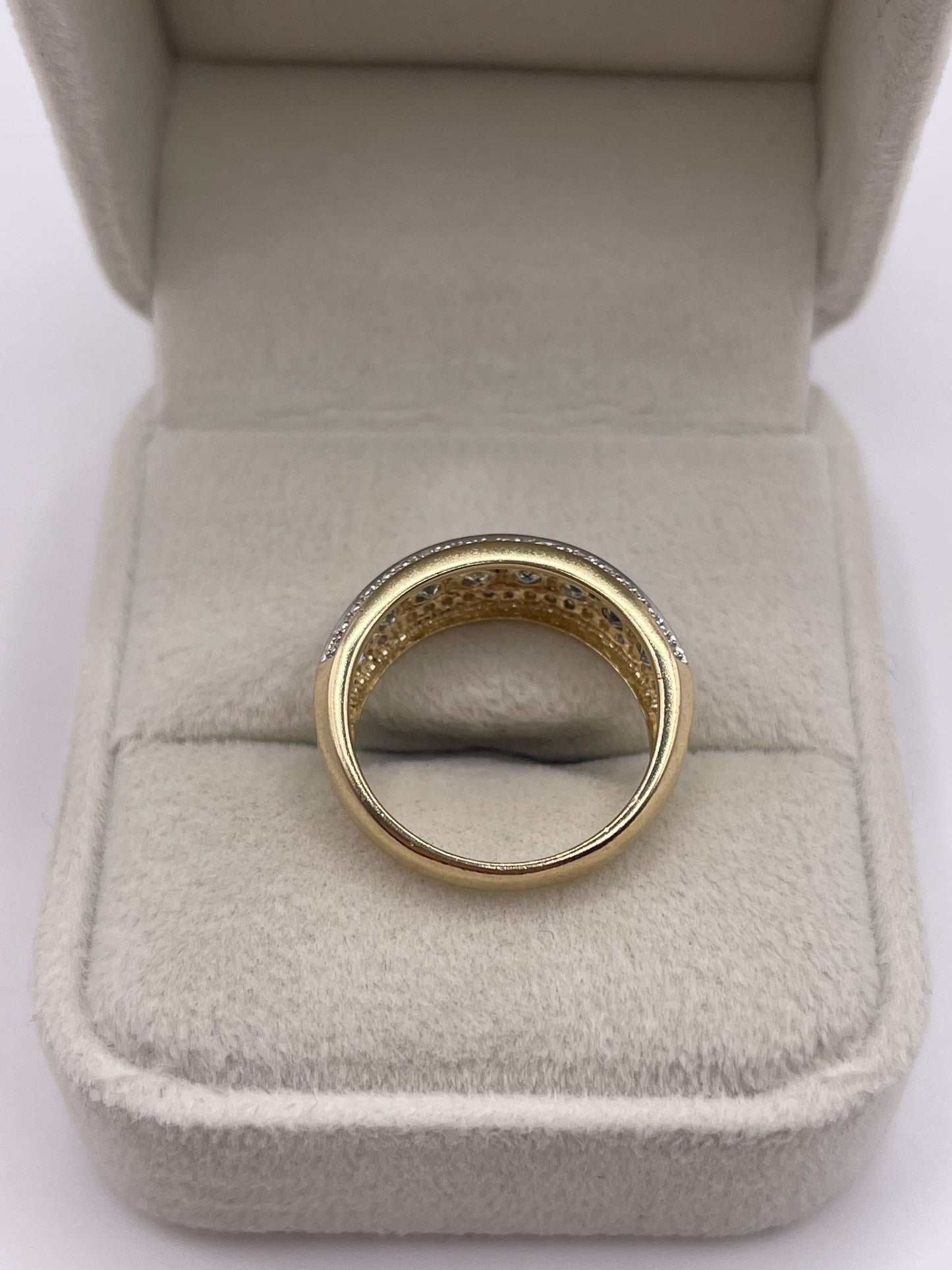 9ct gold topaz and diamond ring