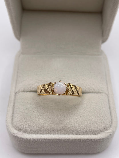 9ct gold opal ring