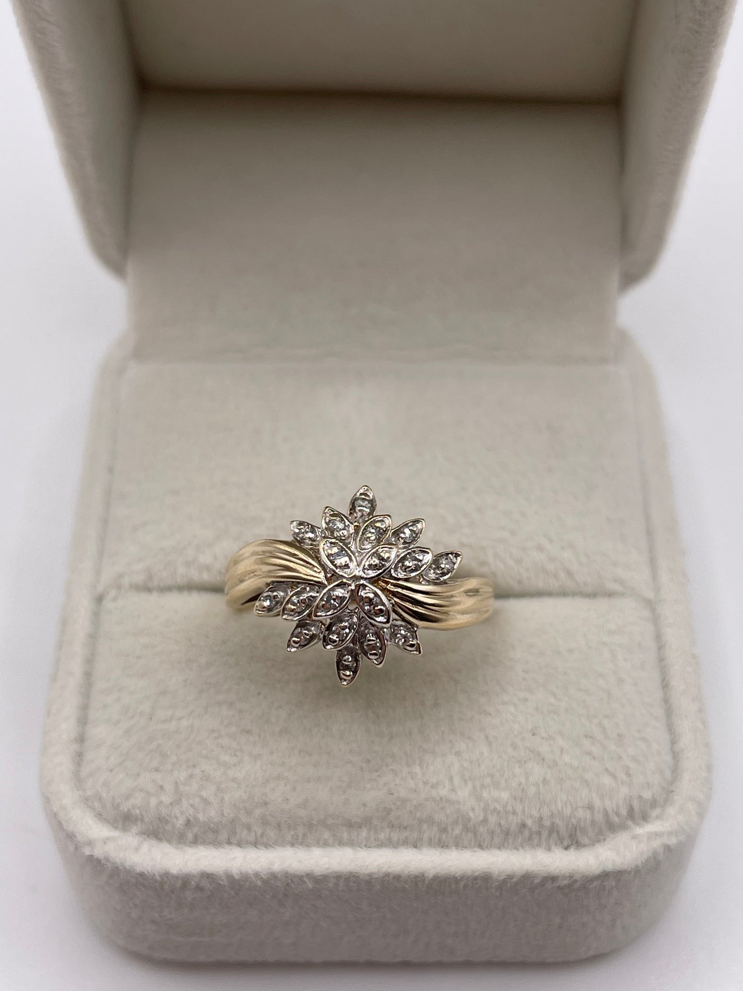 9ct gold diamond cluster ring